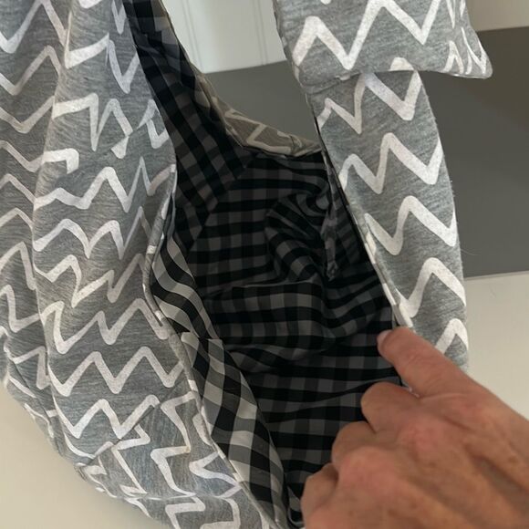 Pet Sling Carrier - Picture 3 of 4